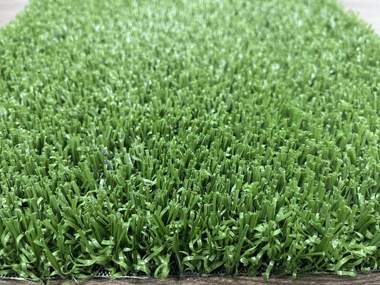Kısa Kazık Futbol Sahaları Suni Çim 2.5 M Genişlik 20 X 20 15000D Koyu Yeşil